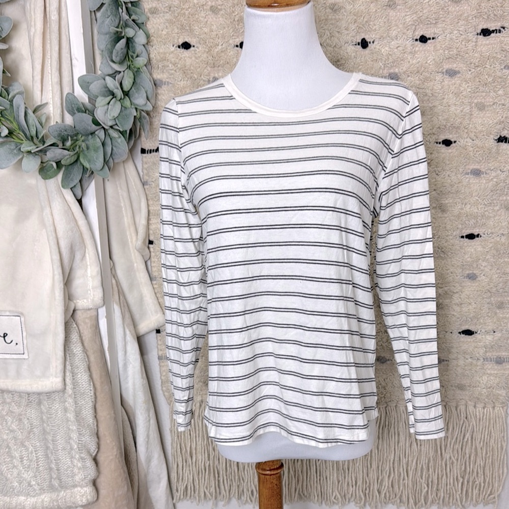 Old navy white and black Striped Long Sleeve tee size S